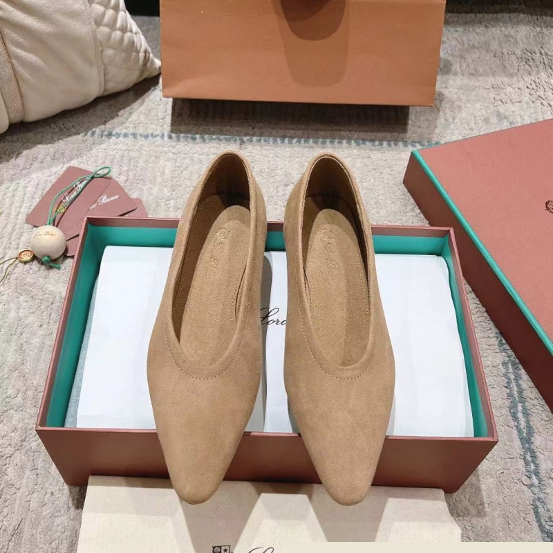 Other flat shoes